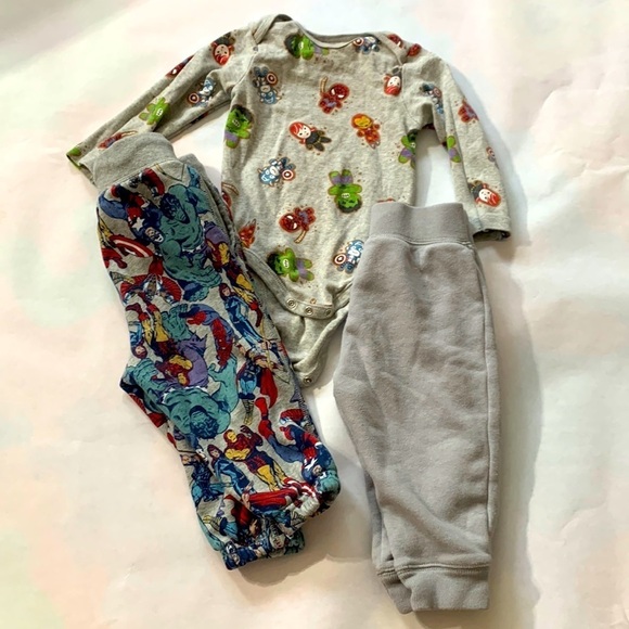 BabyGap x marvel three-piece superhero lot 12 to 18 months - Picture 1 of 2